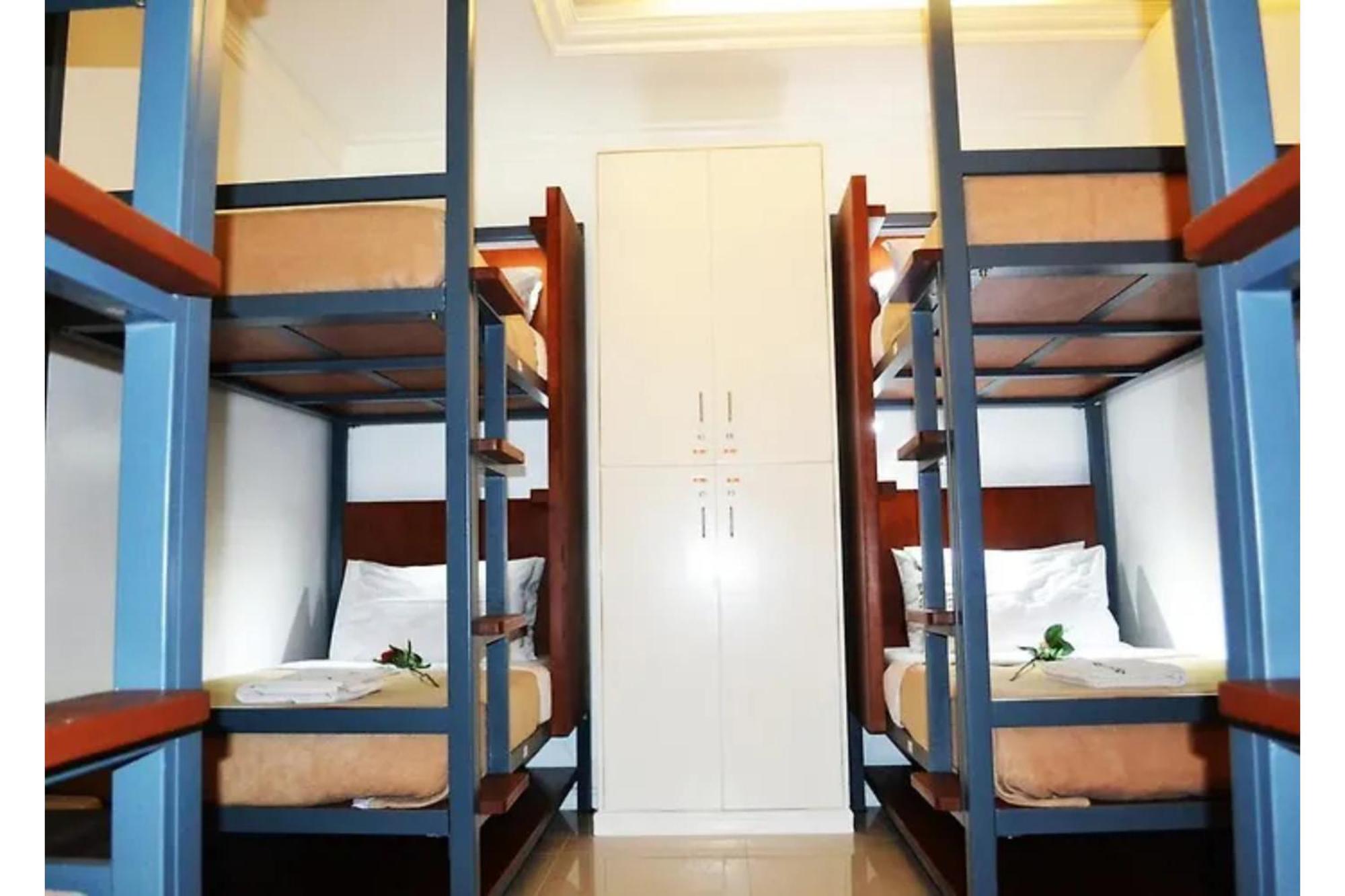 Townhouse Oak Vip Suites, Near Pnr Pasay Evangelista, Makati Manila Makati City Exterior photo