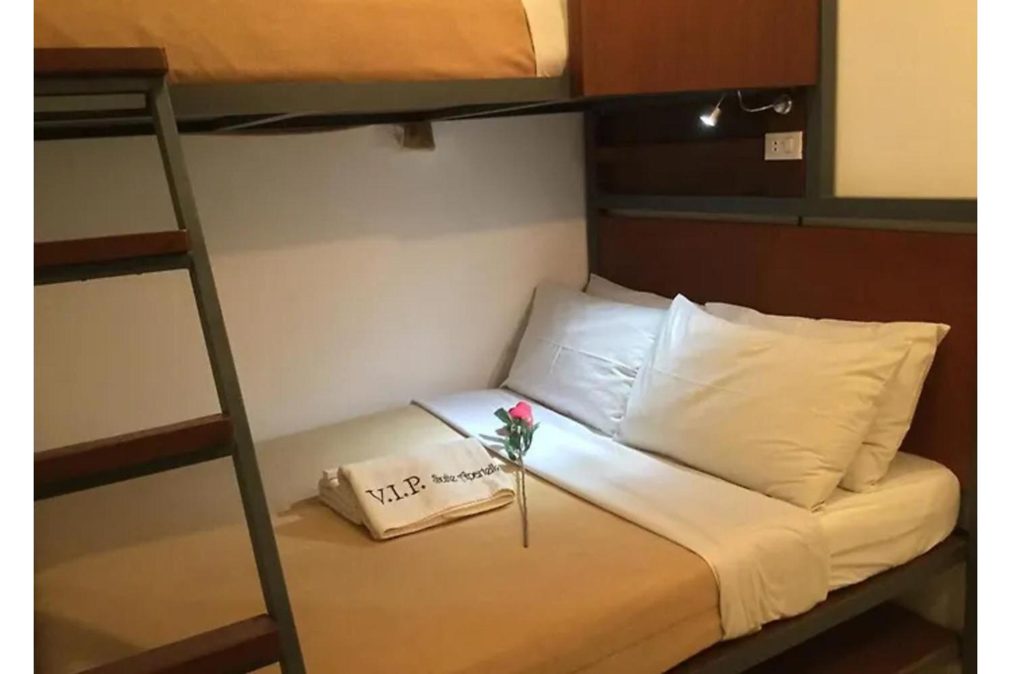 Townhouse Oak Vip Suites, Near Pnr Pasay Evangelista, Makati Manila Makati City Exterior photo