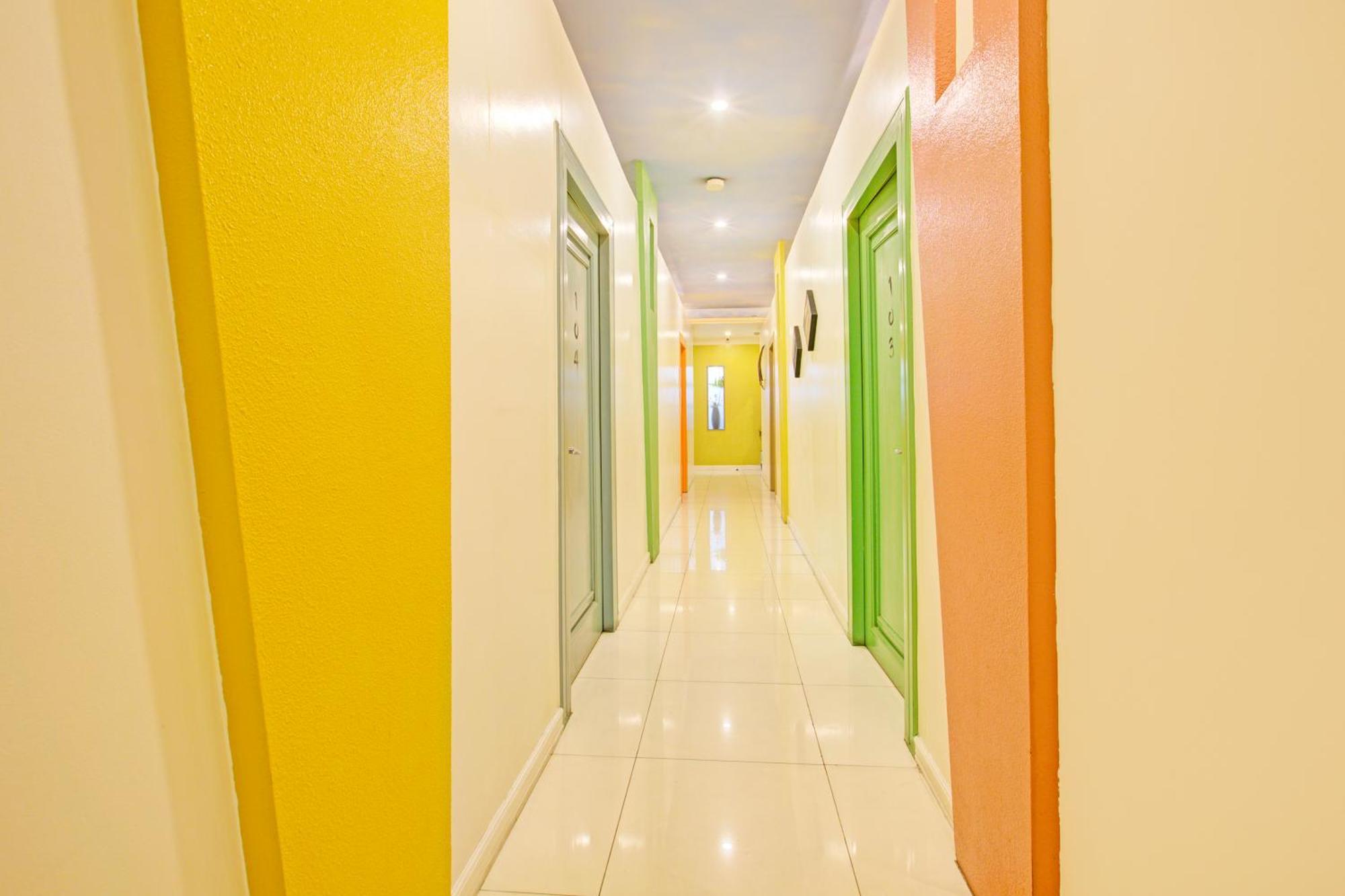 Townhouse Oak Vip Suites, Near Pnr Pasay Evangelista, Makati Manila Makati City Exterior photo