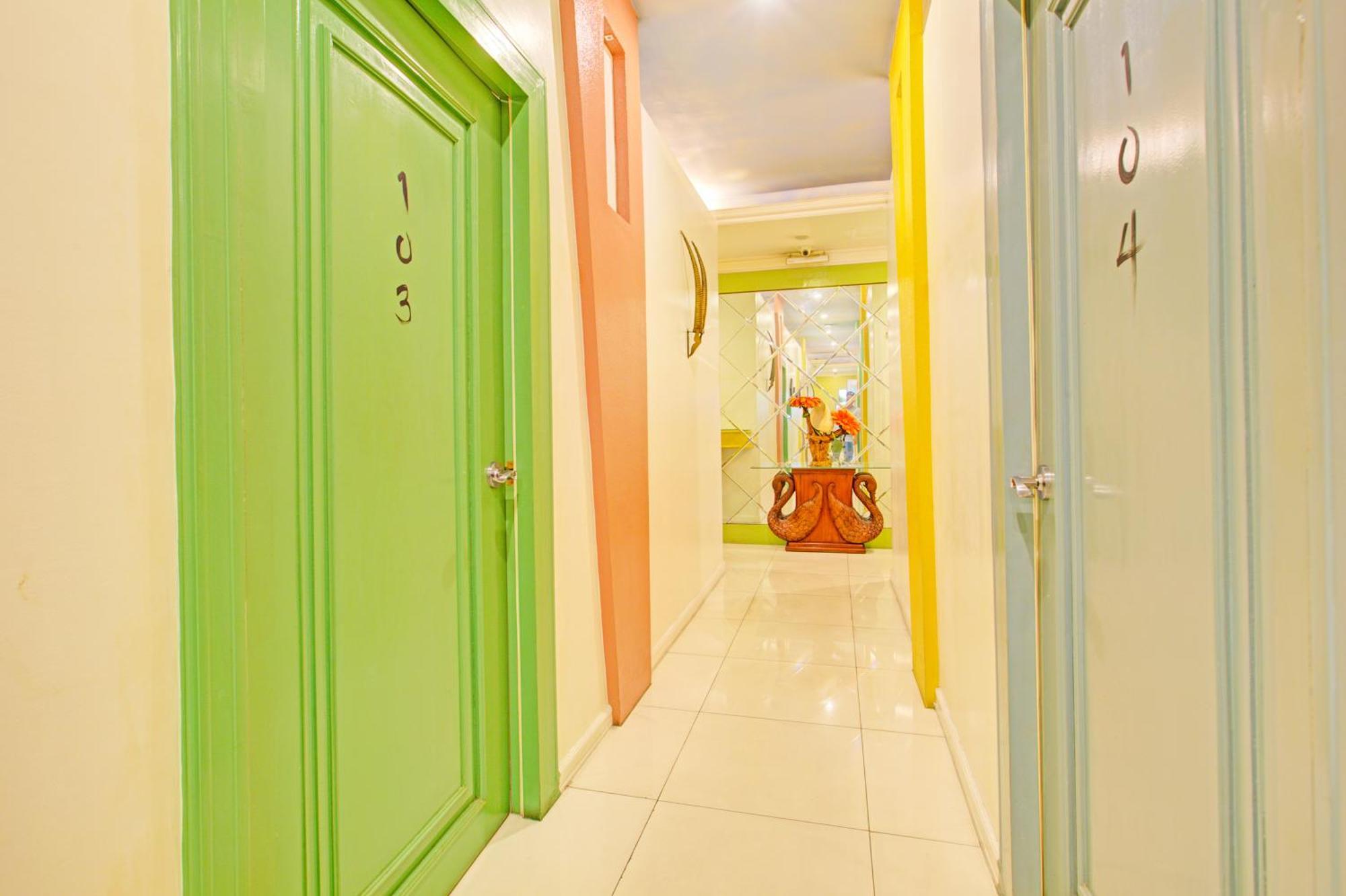 Townhouse Oak Vip Suites, Near Pnr Pasay Evangelista, Makati Manila Makati City Exterior photo