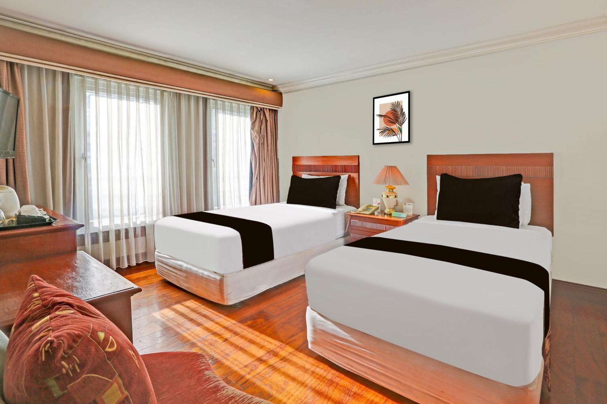 Townhouse Oak Vip Suites, Near Pnr Pasay Evangelista, Makati Manila Makati City Exterior photo